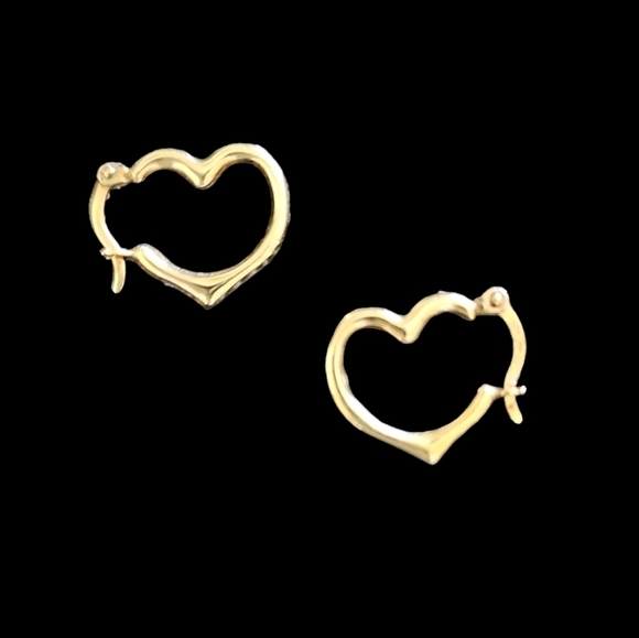 1/2" 10K YELLOW GOLD HEART HOOP EARRINGS - Picture 3 of 5